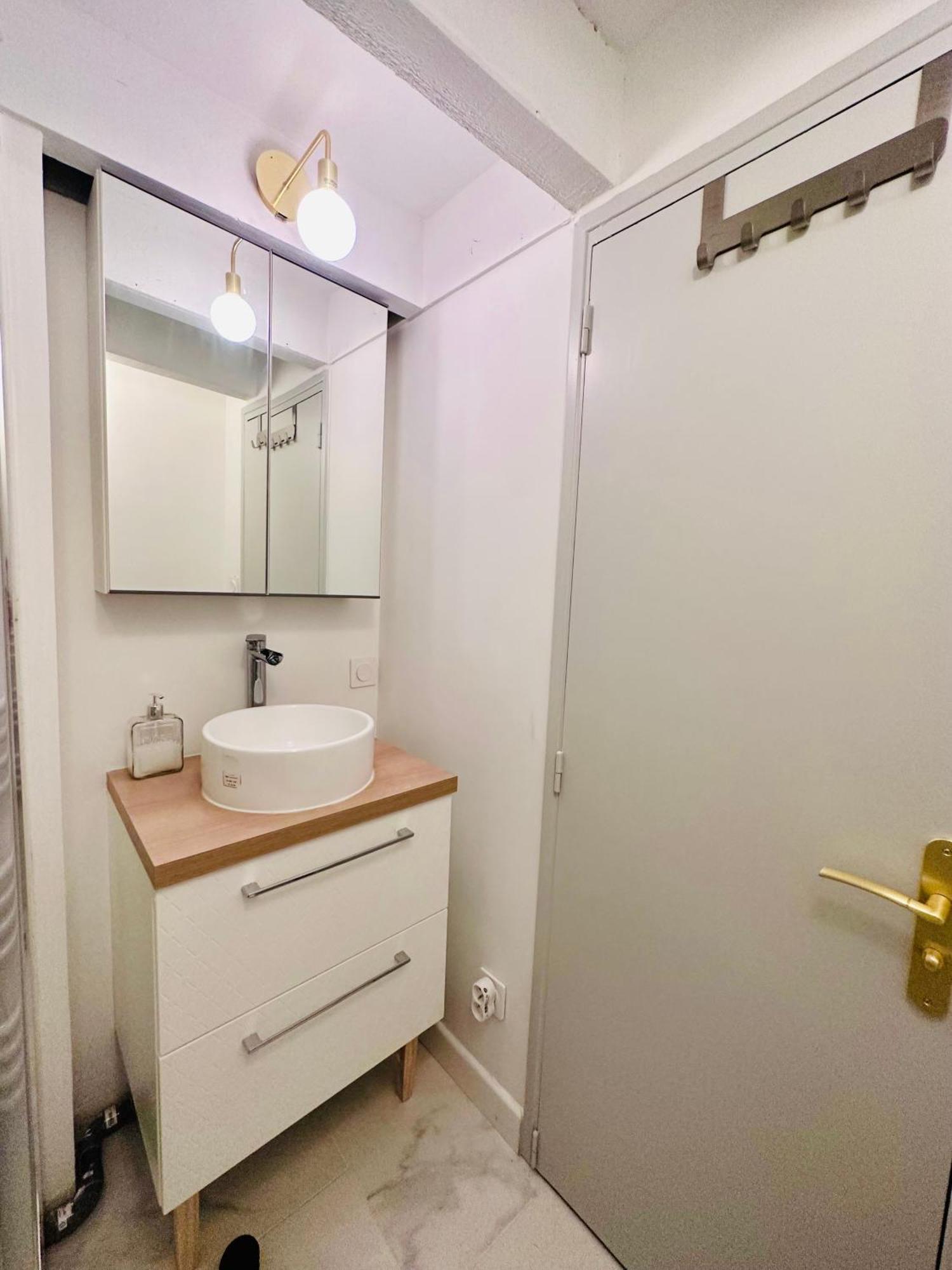 L'Etoile - Duplex Cosy De 50M2 En Centre-Ville Nîmes Kültér fotó